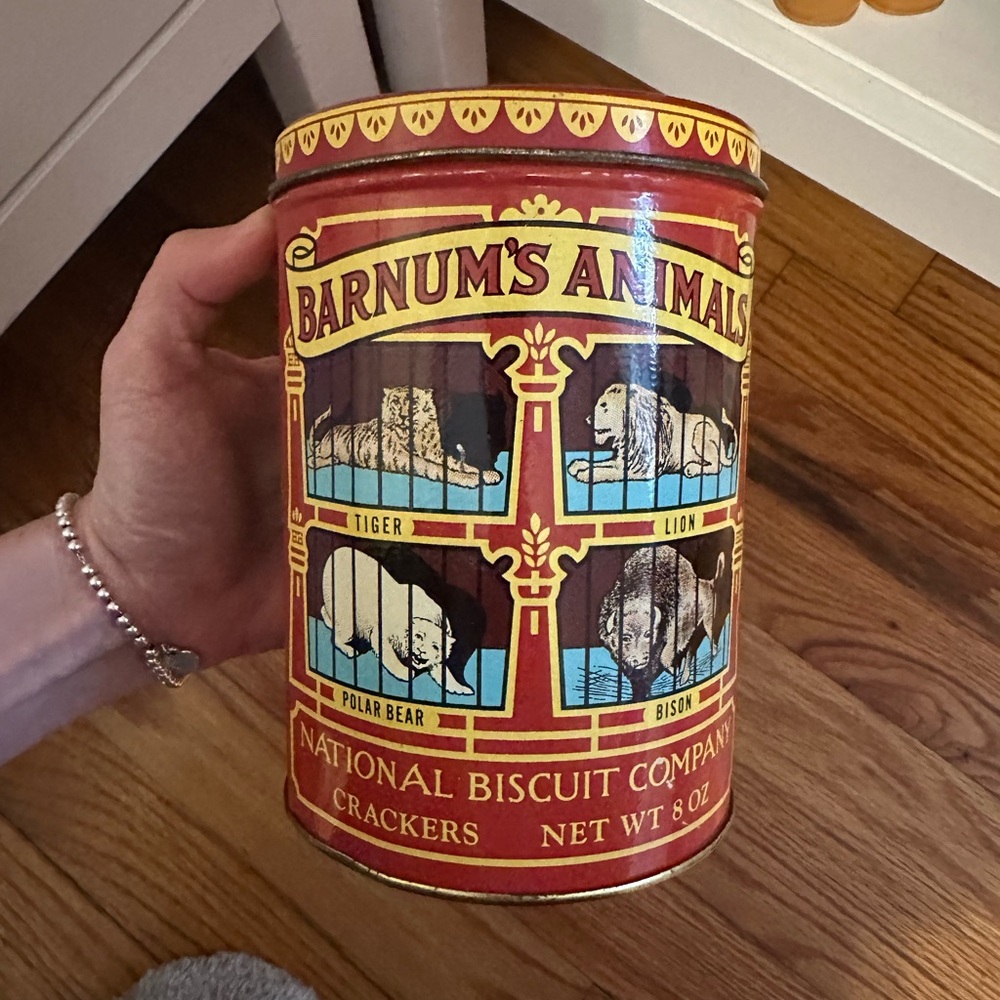 Vintage Barnum's Animals Biscuit Tin 1979